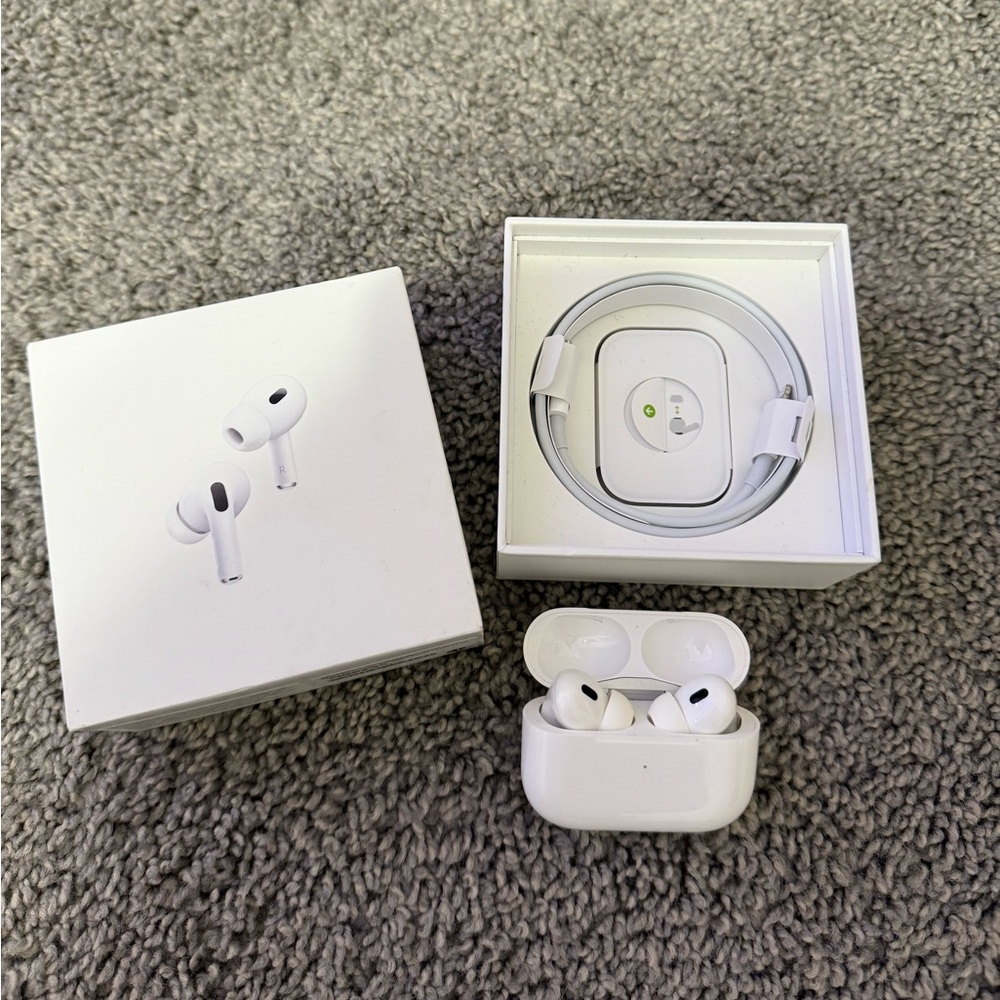 Apple AirPods Pro 2 with Active Noise Cancellation & MagSafe